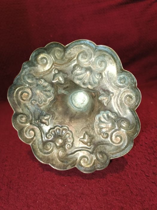 Vaso antigo de latão