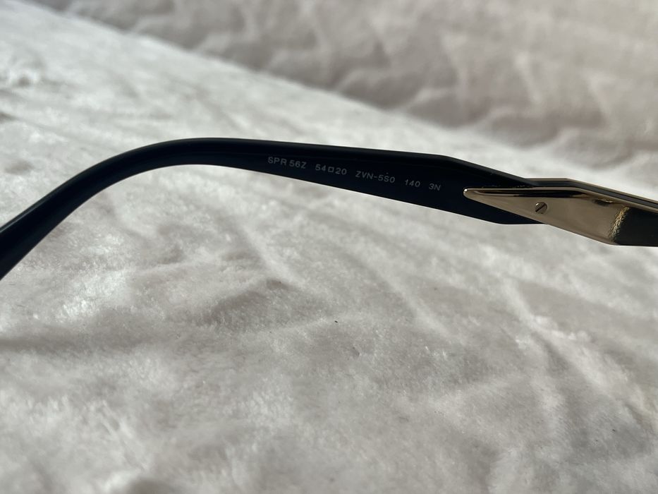 Okulary przeciwsłoneczne PRADA – model PR 56ZS