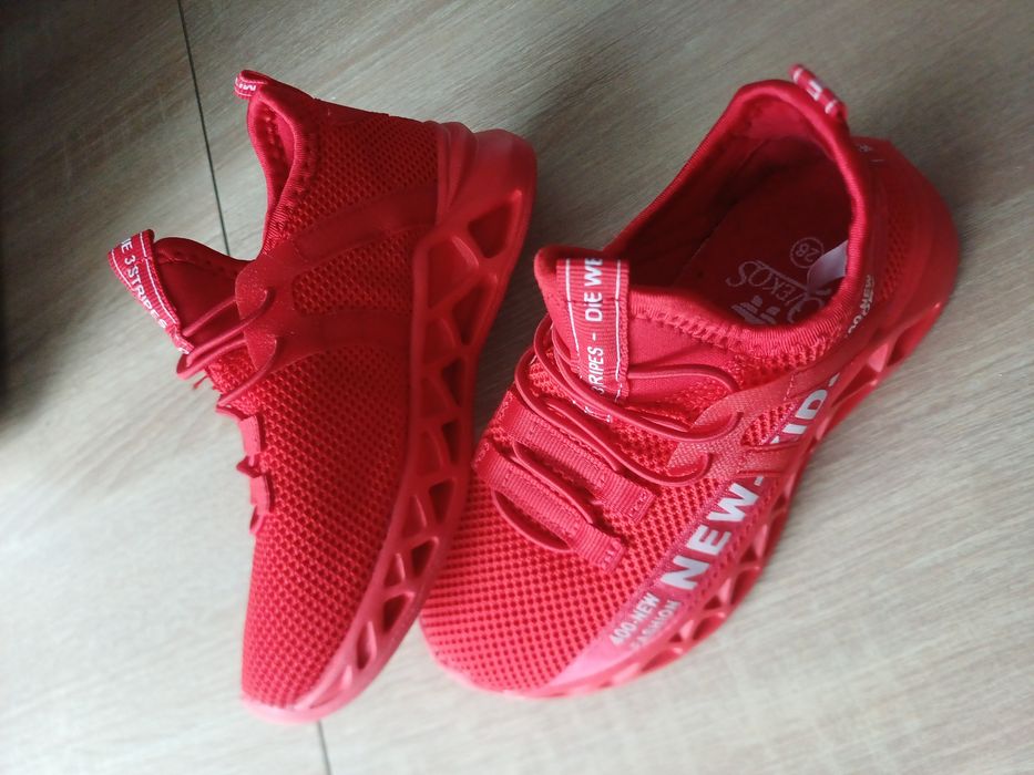 Adidasy czerwone 28