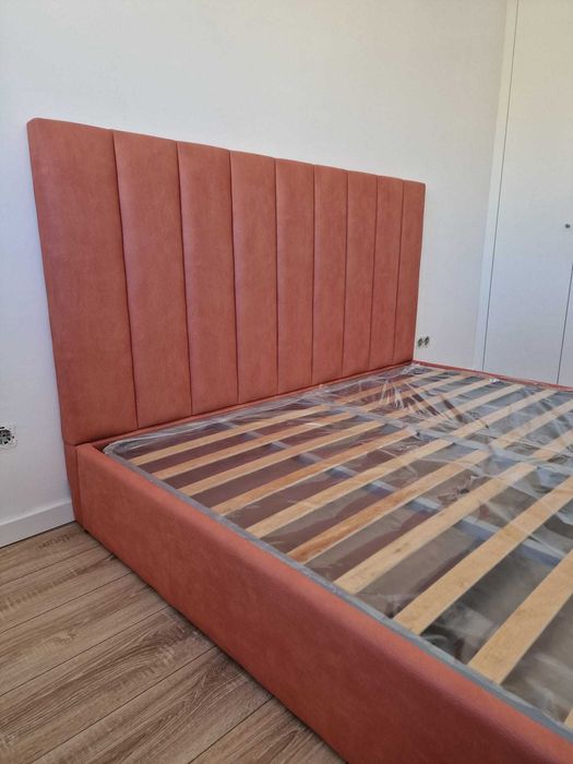 Camas De Casal Estofadas ALTA GAMA - MODELO GOMOS - Top de Gama 190x140m Estrado Incluído!!