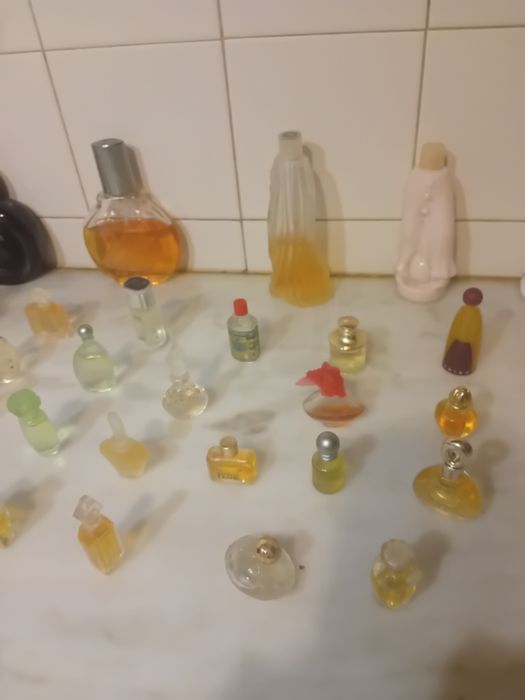 Conjunto de Miniaturas Frasquinhos de Perfume Diversos