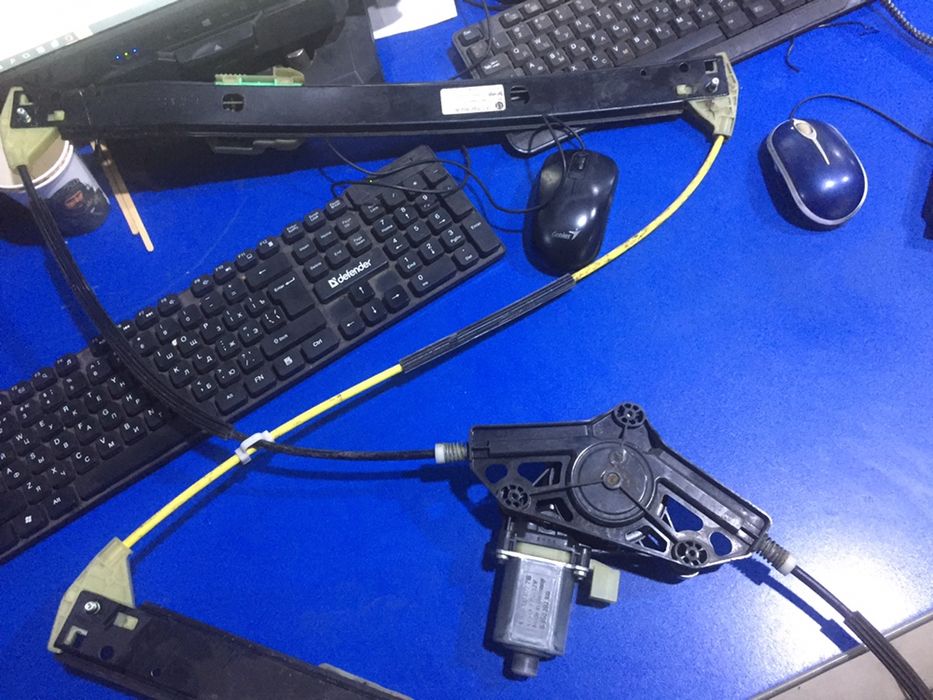 Ауди А3 электродвигатель с рамкой в зборе стеклоподьемника передний пр