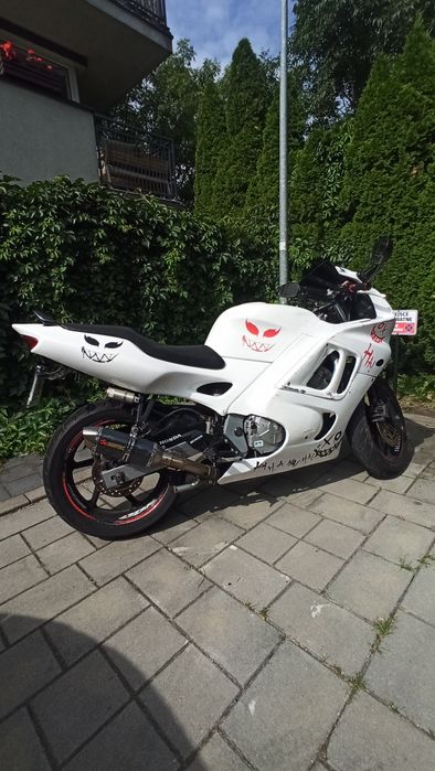Sprzedam HONDA CBR 600 F3 PC31 1997rok.
Sprzedam hondę CBR  
Hamulce S