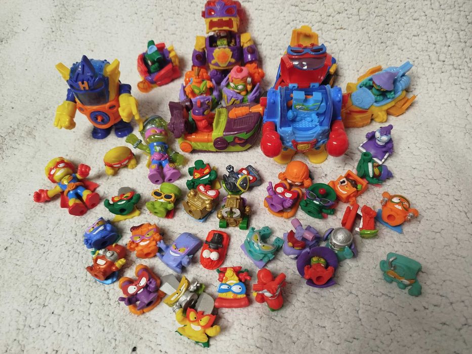 SuperZings duża kolekcja figurek, pojazdów i robotów zestaw dla dzieci
