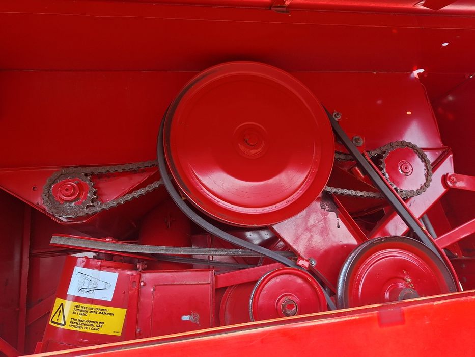 Комбайн Massey Ferguson 16 20XP