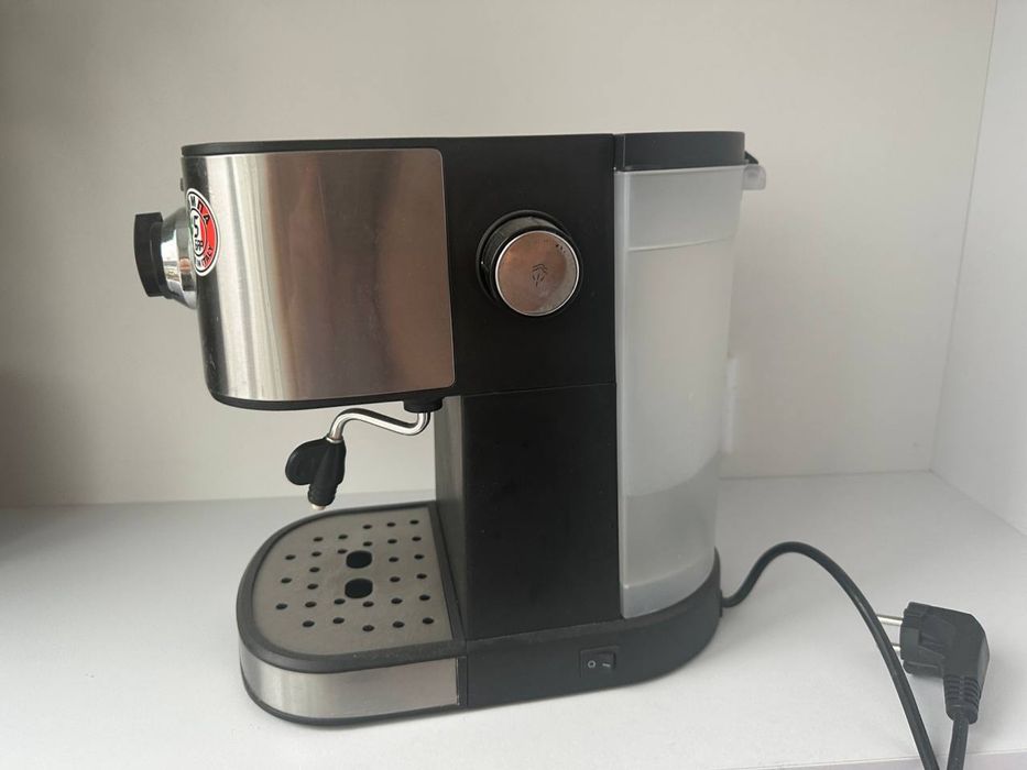 Кавоварка рожкова Grunhelm GEC17