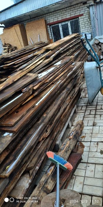 Дрова сосновые. Попиленные на чурки.