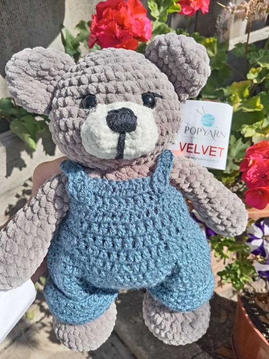 Ведмедик ручної роботи.
