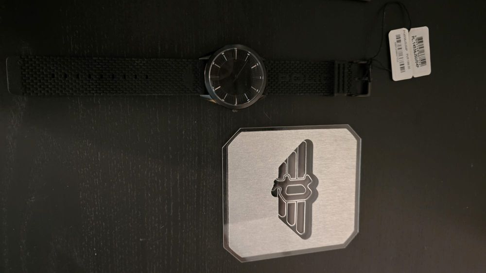 Relógio de marca Police