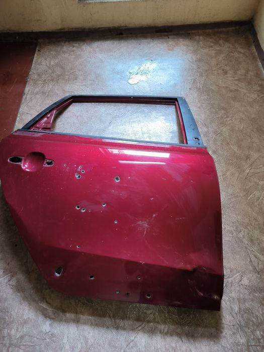 Hyundai i30 Двері під відновлення.Ремонт.