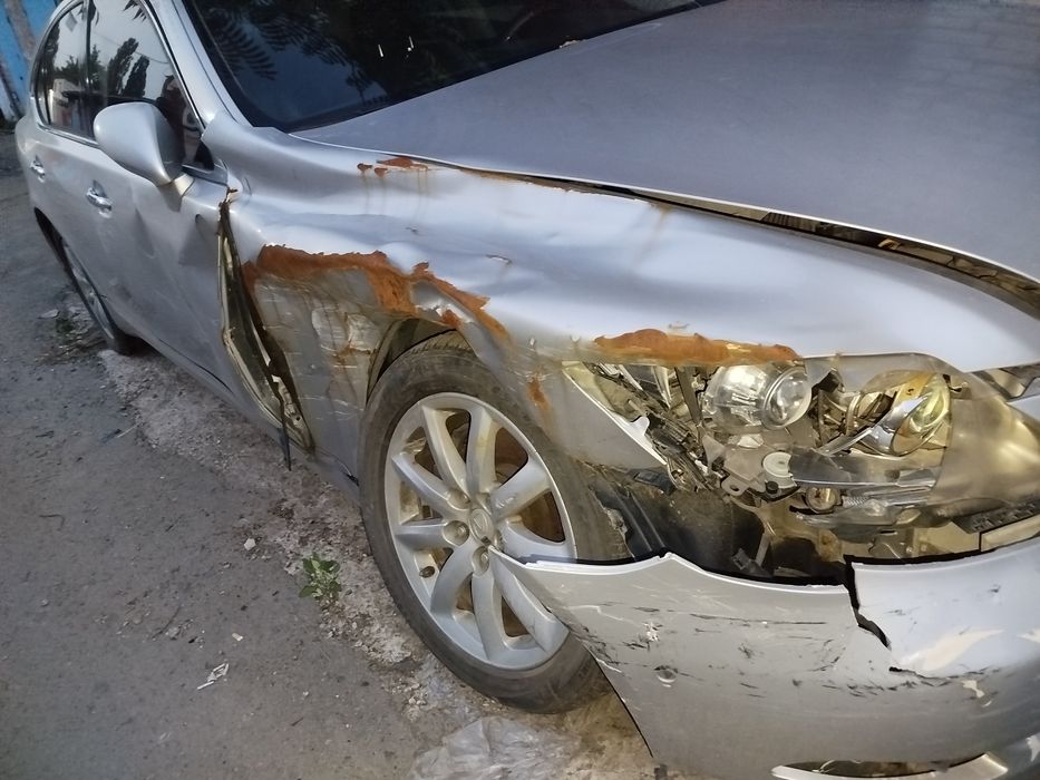 Продам Lexus-LS460