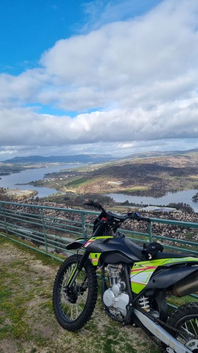 Motocross.    250 cilindrada