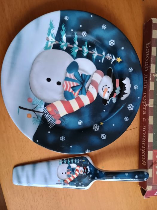 Новорічне блюдо для торта з лопаткою «Сніговик» (Кераміка)