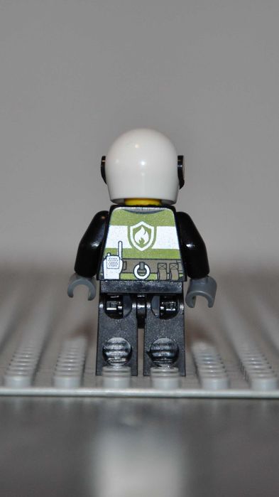 0396 Figurka LEGO cty0670 Town Fire - Reflective Stripes