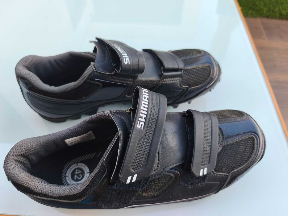 Calçado para ciclismo com cleats