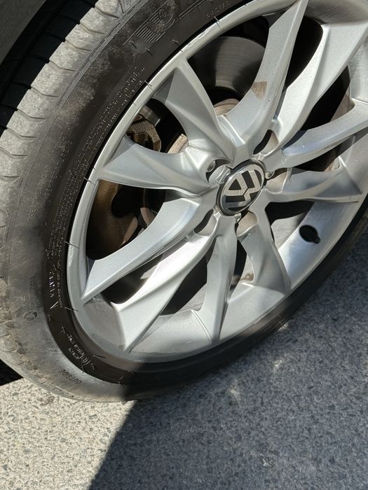 Volkswagen Golf 2014 VIN WVWZZZAUZFP518001 фото оголошення 3 з 17