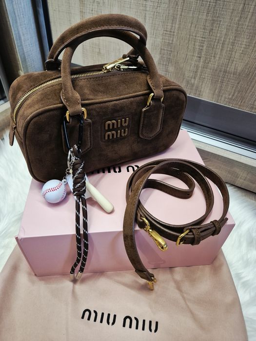 сумка miumiu 23×12 замш
