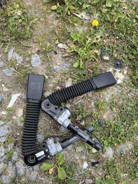 Натягувач преднатяжитель замок ремня защолка бмв ф10 ф01 f10 f30 f25