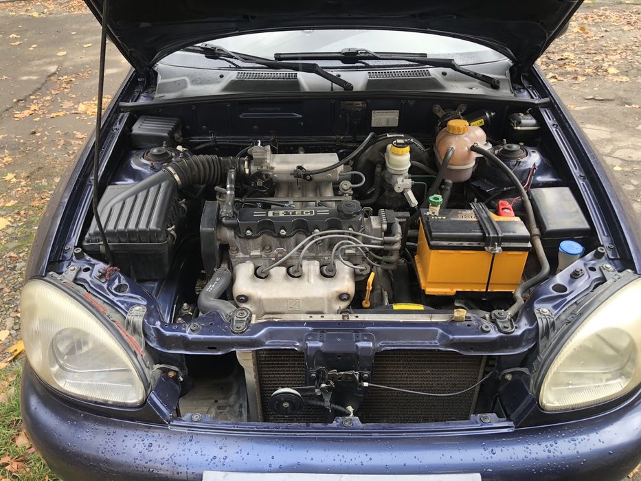 Автомобіль Daewoo lanos