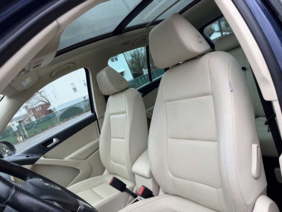 Volkswagen Tiguan 2.0 TSI      2015