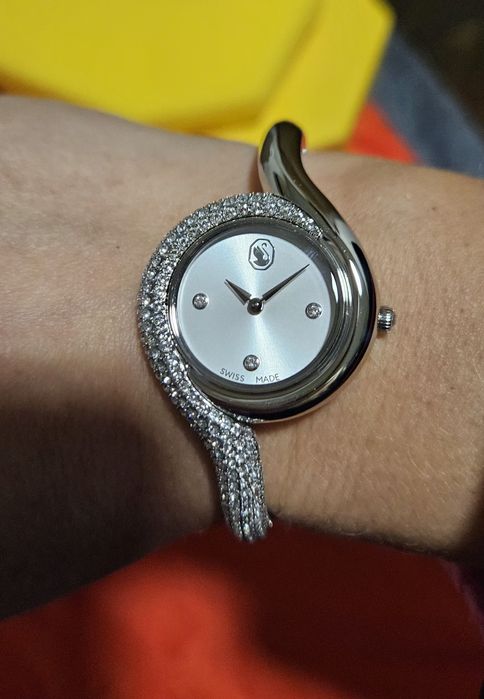 Годинник Swarovski