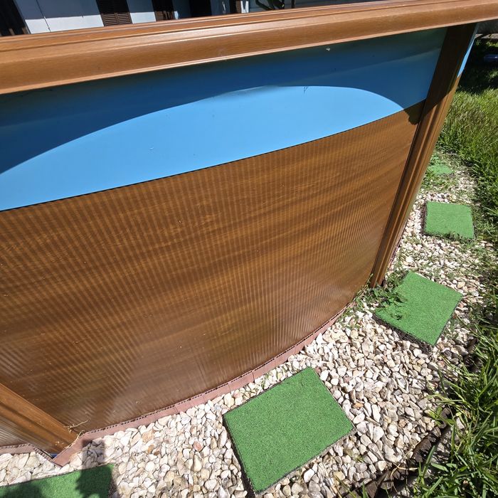Piscina Gré com lona como nova