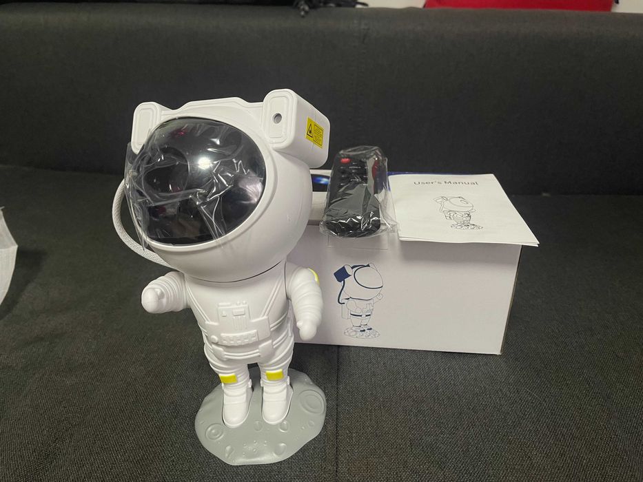 Нічник проектор зоряного неба астронавт дитячий для малюків РОЗПРОДАЖ!