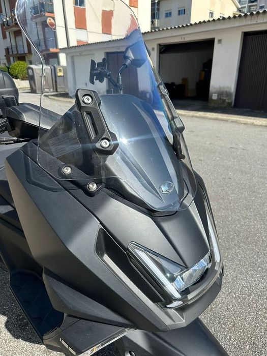 Mota 125  Kymco Sky Town