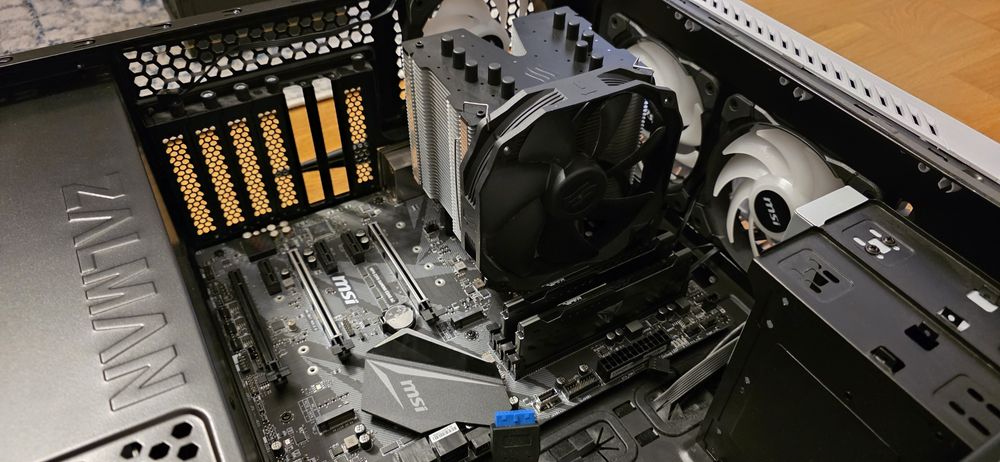 MPGZ390GAMINGPROCARBON、IntelCorei9 9900k Intel Core i9-9900K, 3.6 GHz, 16 MB, BOX (BX80684I99900K