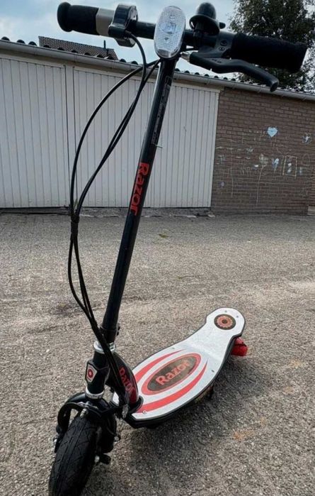 Hulajnoga elektryczną dziecięcą Razor Power Core E100