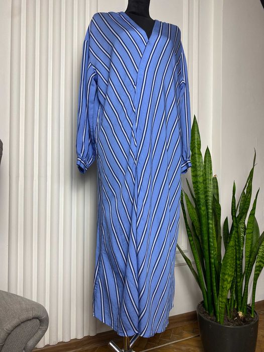 H&M sukienka midi niebieska w paski prosta z dekoltem casual luźny krój 44 xxl