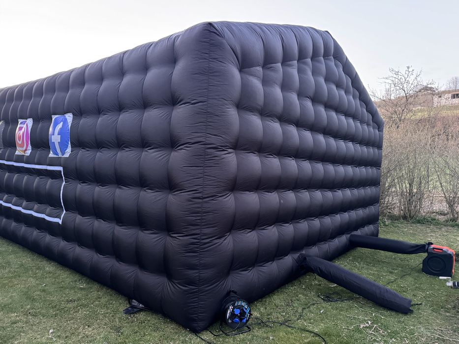 Mobilna Sala Imprezowa – Namiot z Klimatem, Muzyką i Światłami!