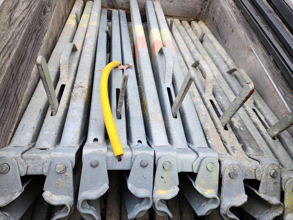 DOKA , PERI Oryginalne używane Stemple Trójnogi Głowice Kosze 20kn top