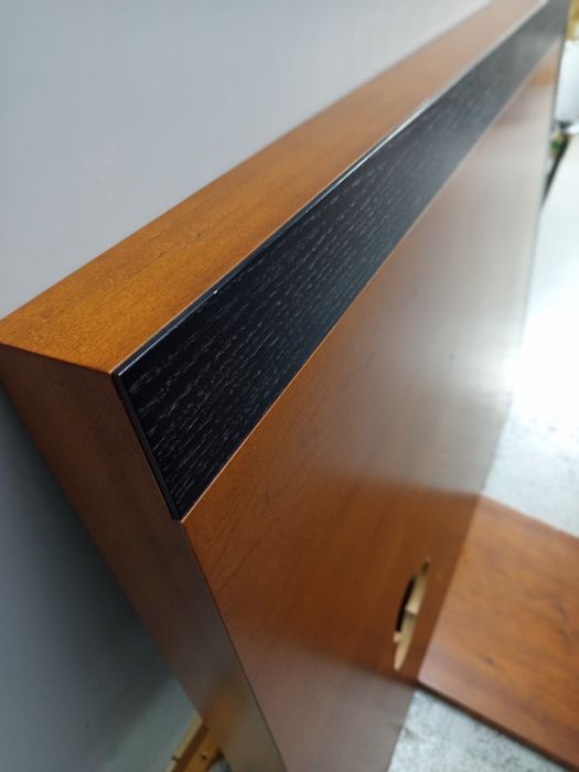 Painel de parede para LCD com apoio para box