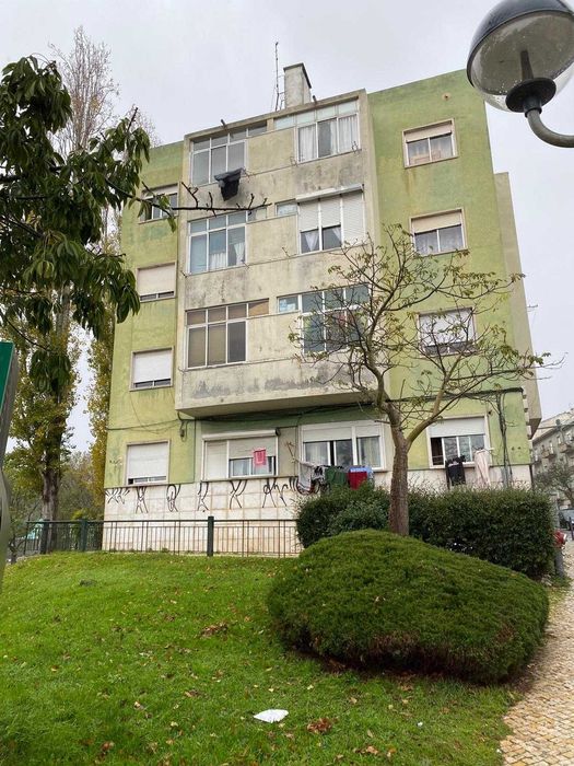 Arrendo quarto para ESTUDANTES Amadora