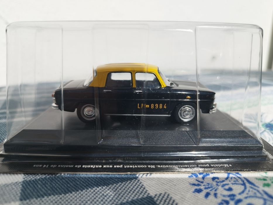 Miniatura Nova - Renault 8 Taxi Santiago do Chile 1965