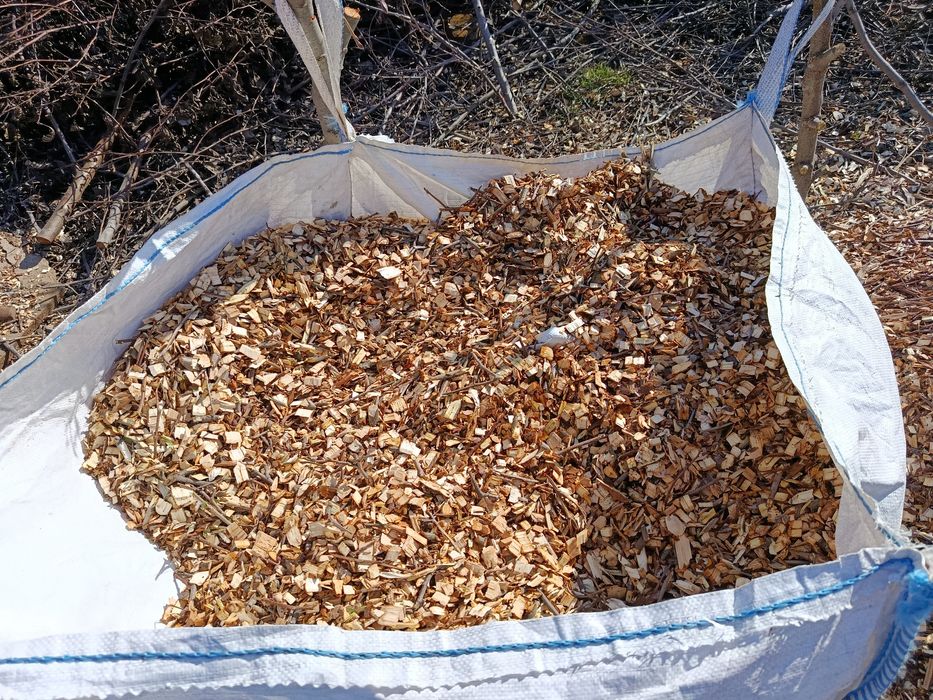 Zrębki nie kora gałęzi olchy sosny worek 8zł do ogrodu podłoża roślin