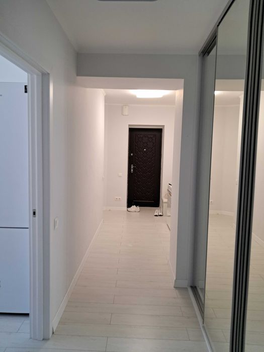 Продаж видова 1 кімнатної на Бажана 24/1