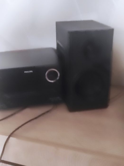 Wieża audio Philipsa.