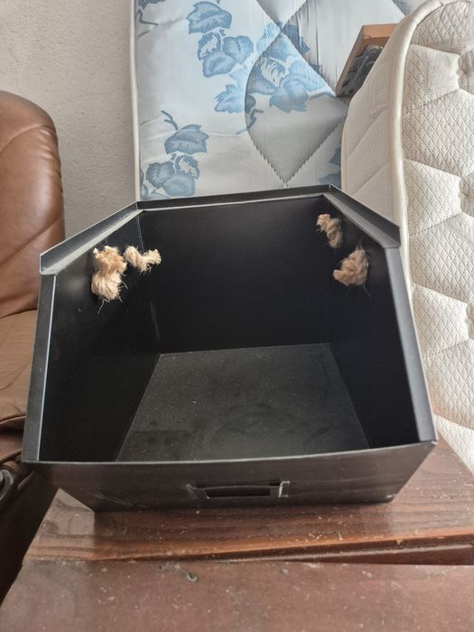 Caixa de arrumação de lata