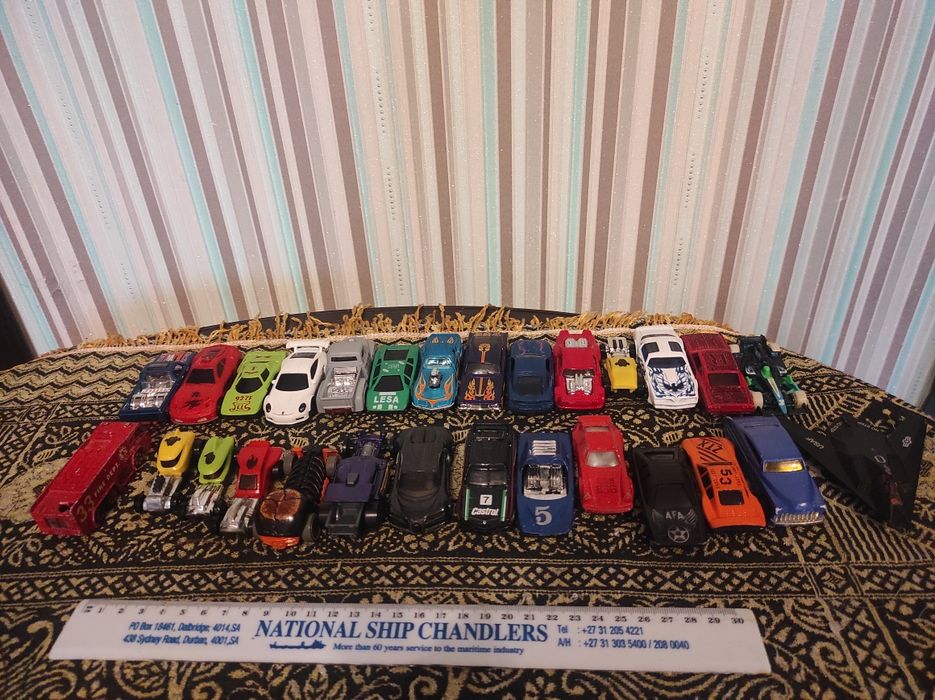 Машинки Hot Wheels и другие + дорога