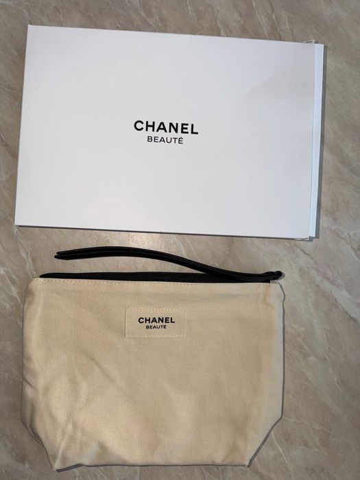 Chanel - kosmetyczka