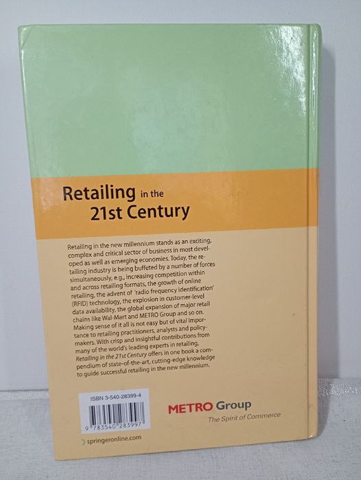 Retailing In The 21th Century. Manfred Krafft