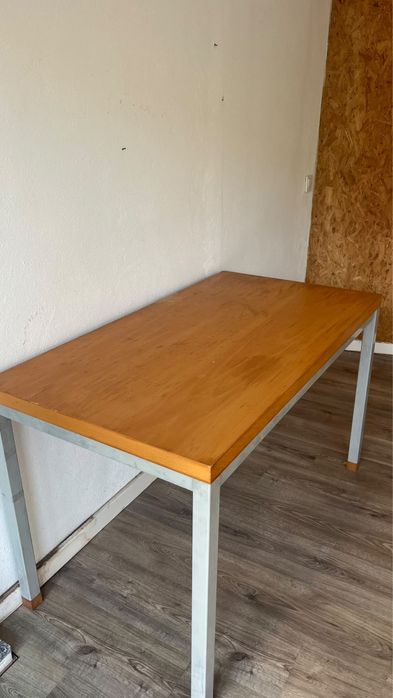Mesa de madeira  e metal 120 x 50
