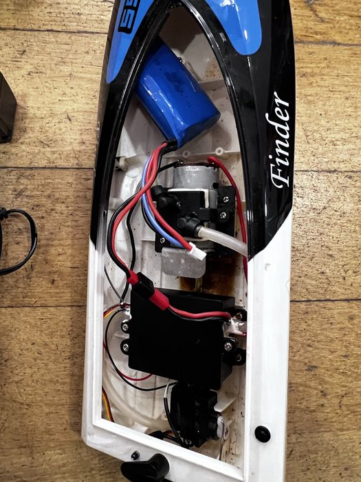 Speedboat with Console - Does Not Start423701636543959045