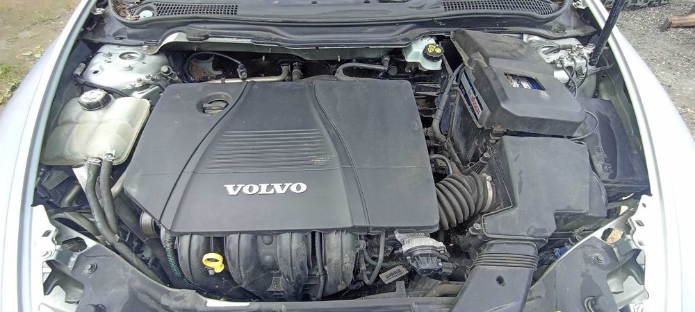 volvo c30 1.8  b4184s11 lak 477 skrzynia mtx75  115 km samochód na częsci