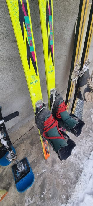 Продам лижі ,черевивики ,сновбайк