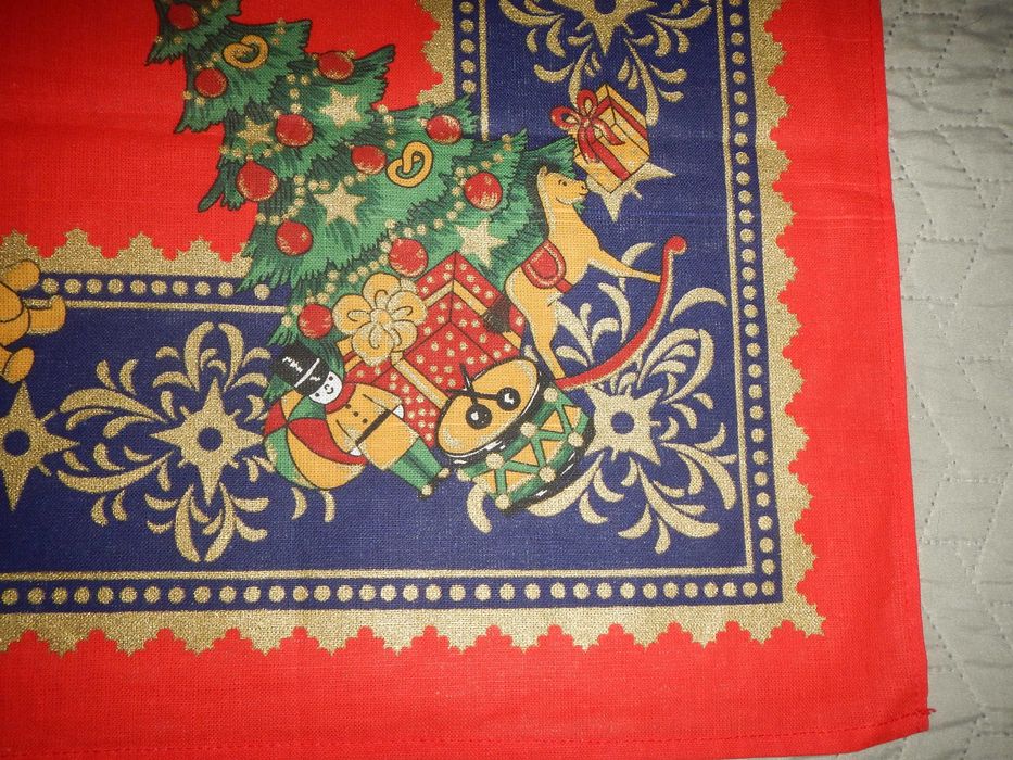 Новорічна різдвяна скатертина серветка р. 80см х 74см
