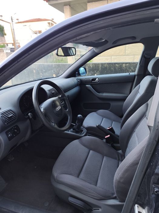 Audi A3 1.6 (acompanha com conjunto de jantes e pneus semi novos extra)