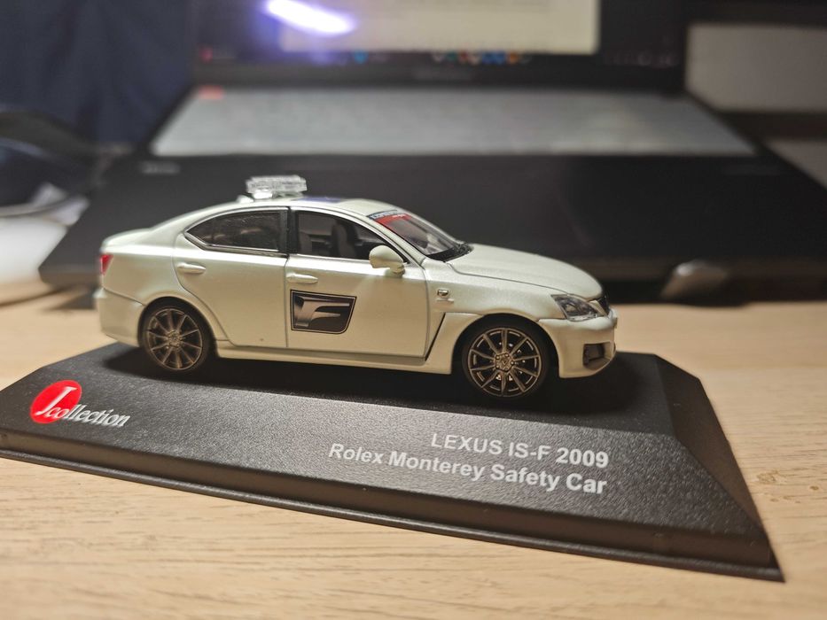 1/43 Miniatura lexus IS F Safety Car
